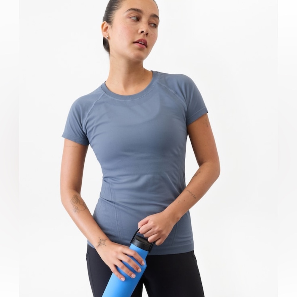 momentum seamless tee